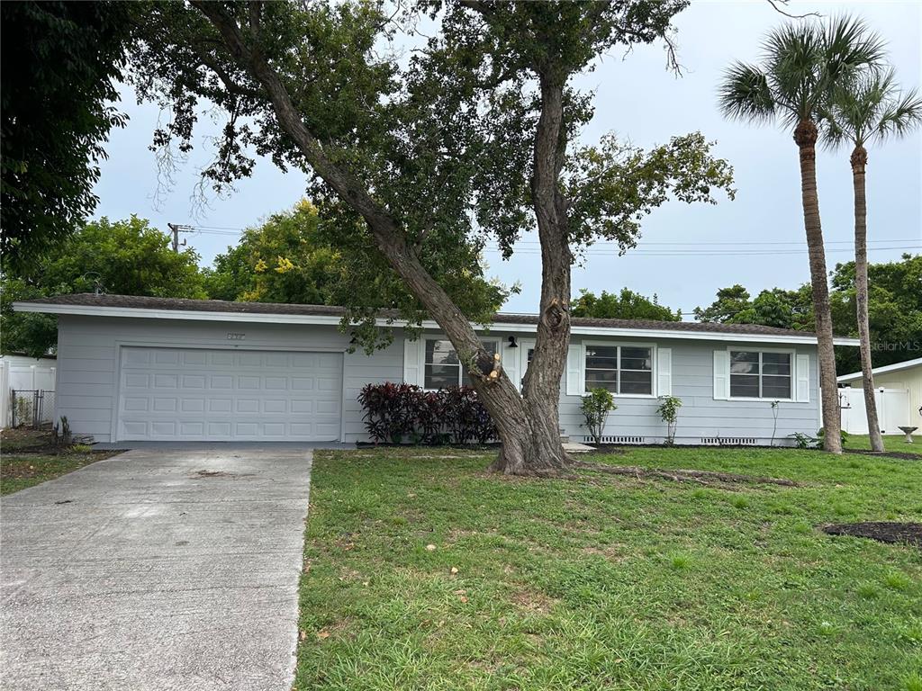 4708 PARK ACRES DRIVE, BRADENTON, FL — photo 2 of 30