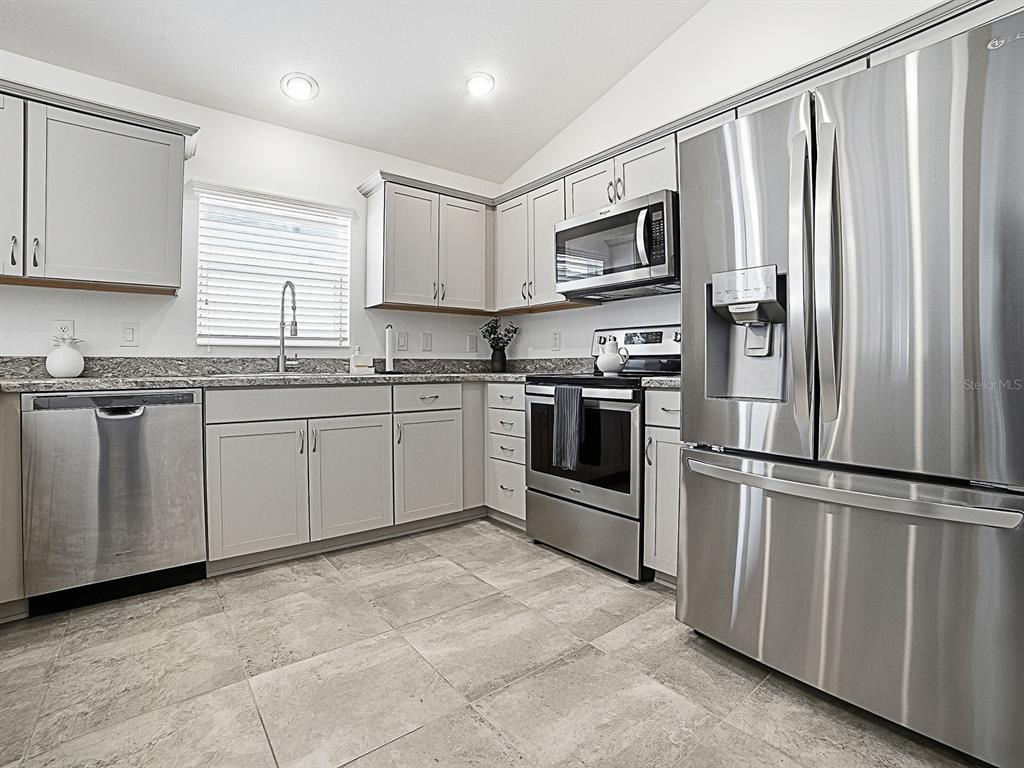 7380 SE 168TH DIPIETRO LANE, THE VILLAGES, FL — photo 5 of 30