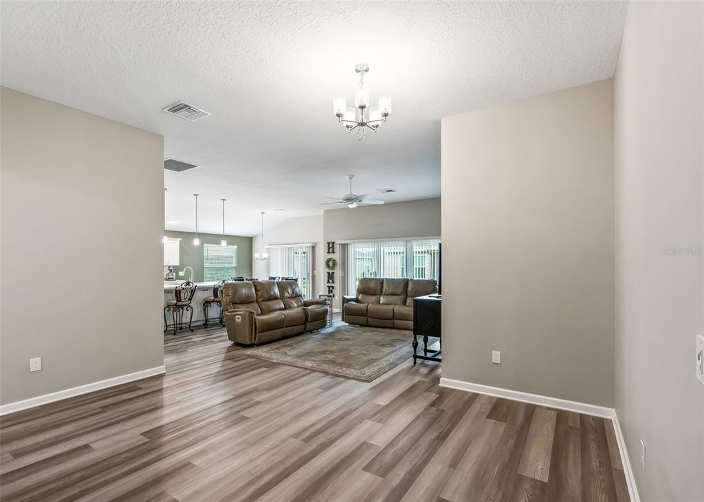 621 CHERRY CREEK WAY, THE VILLAGES, FL — photo 5 of 40