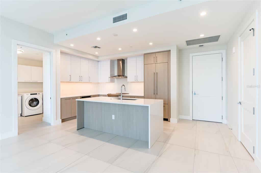 275 1ST AVENUE SOUTH UNIT 2208, ST PETERSBURG, FL — photo 2 of 30
