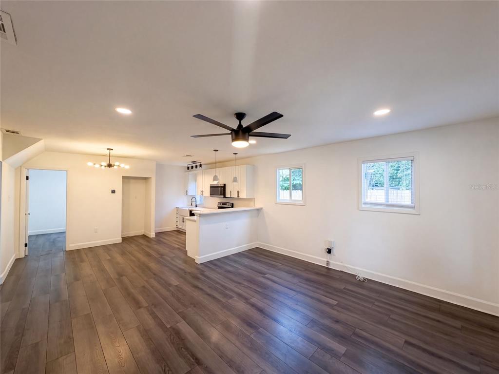212 W HIAWATHA STREET, TAMPA, FL — photo 3 of 14