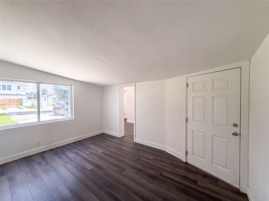 212 W HIAWATHA STREET, TAMPA, FL — photo 4 of 14