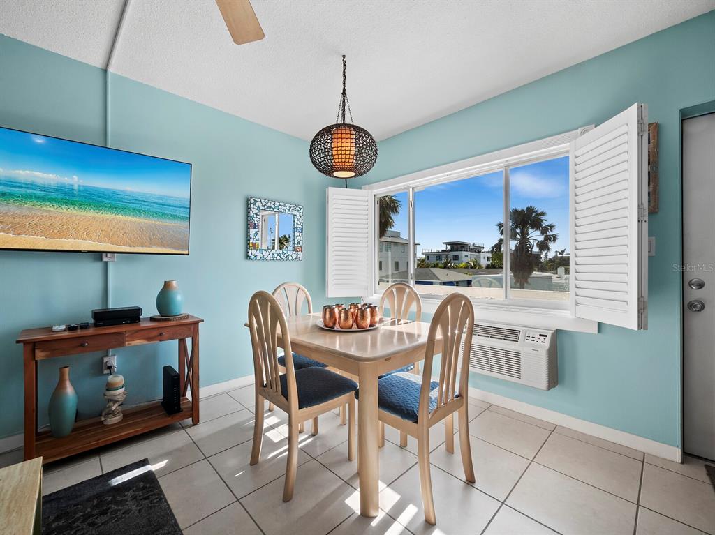 475 BENJAMIN FRANKLIN DRIVE UNIT 215, SARASOTA, FL — photo 5 of 30