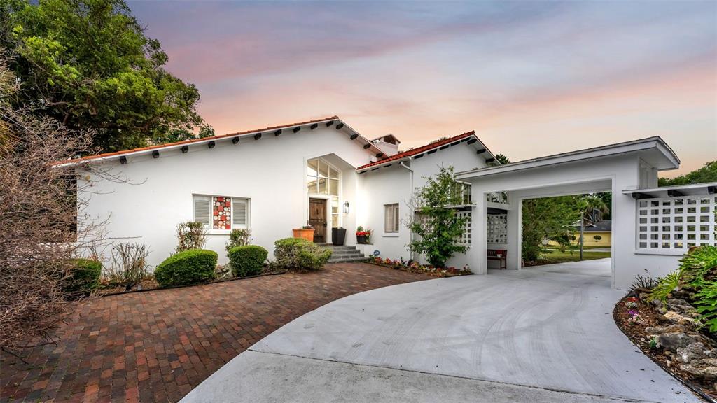 421 LONE PALM DRIVE