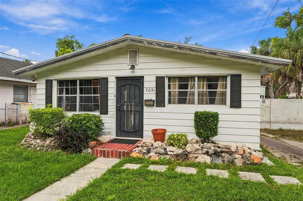7051 WASHINGTON STREET, NEW PORT RICHEY, FL — photo 2 of 30