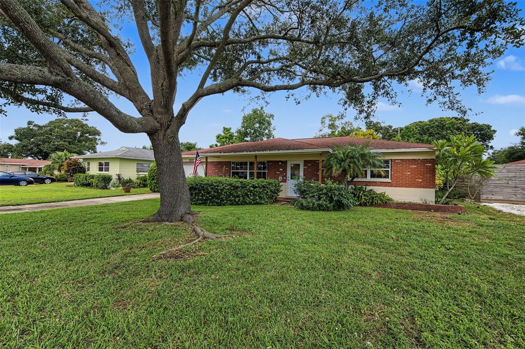5215 26TH AVENUE N, ST PETERSBURG, FL — photo 2 of 18