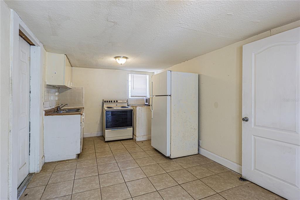 113 W HANLON STREET, TAMPA, FL — photo 4 of 12