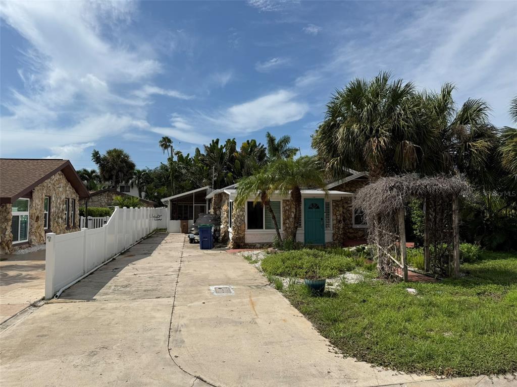 117 12TH AVENUE, INDIAN ROCKS BEACH, FL — photo 3 of 21