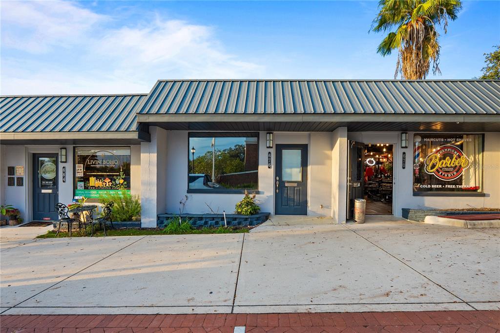 684 / 676 W MONTROSE STREET UNIT 676