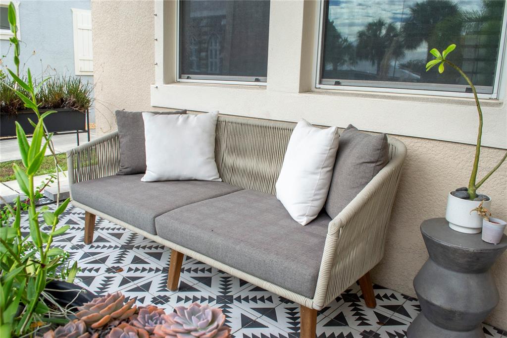 1040 10TH STREET N, ST PETERSBURG, FL — photo 3 of 53