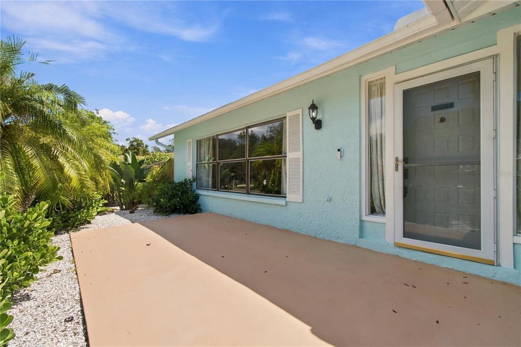 1507 POINSETTIA AVENUE, TARPON SPRINGS, FL — photo 4 of 38