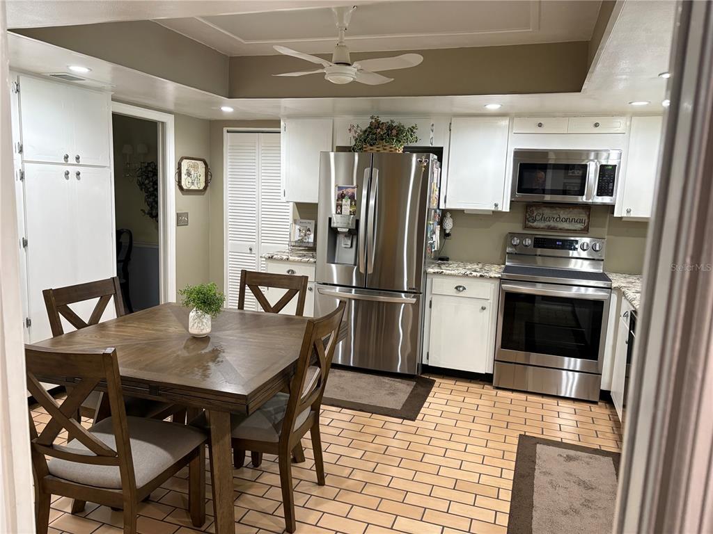 130 SPRINGWOOD TRAIL, ALTAMONTE SPRINGS, FL — photo 5 of 30