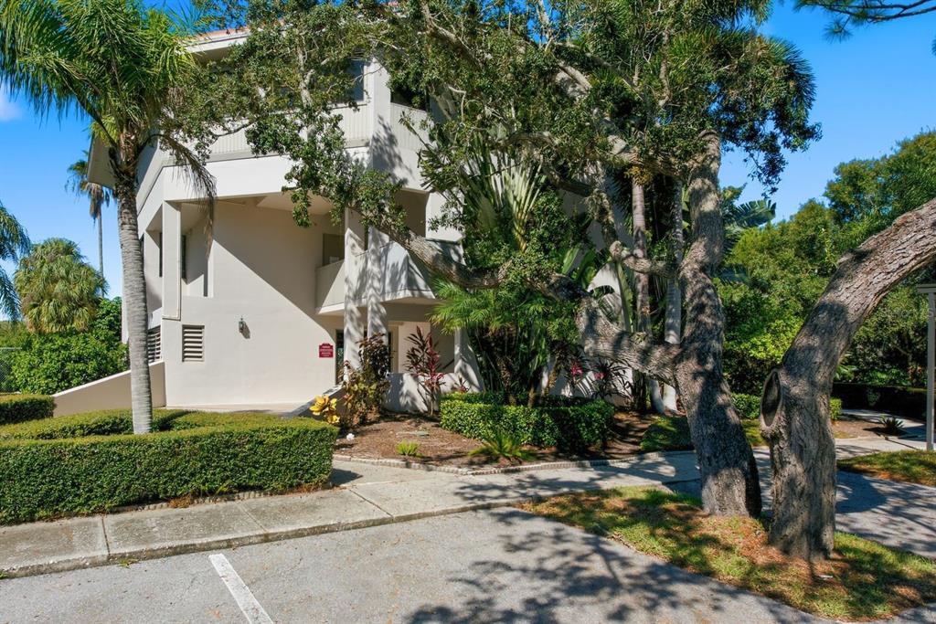 300 S FLORIDA AVENUE UNIT 100L, TARPON SPRINGS, FL — photo 3 of 36