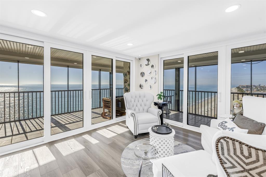 15462 GULF BOULEVARD UNIT 1006, MADEIRA BEACH, FL — photo 5 of 30