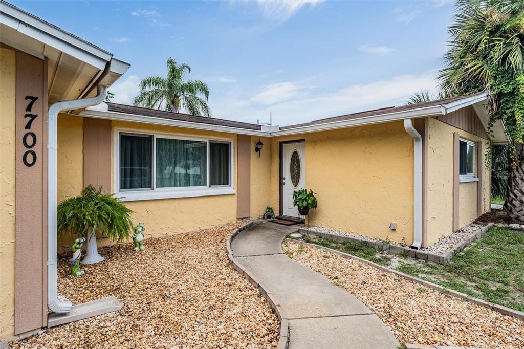 7700 BIRCHWOOD DRIVE, PORT RICHEY, FL — photo 2 of 28