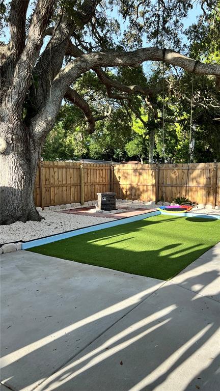 5151 DUHME ROAD, ST PETERSBURG, FL — photo 5 of 38