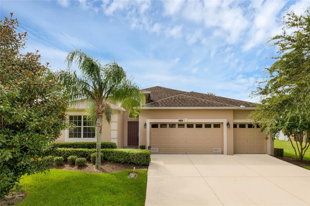 5244 ROYCE DRIVE