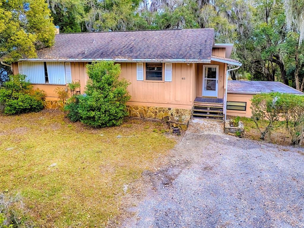 913 SHEILA PLACE