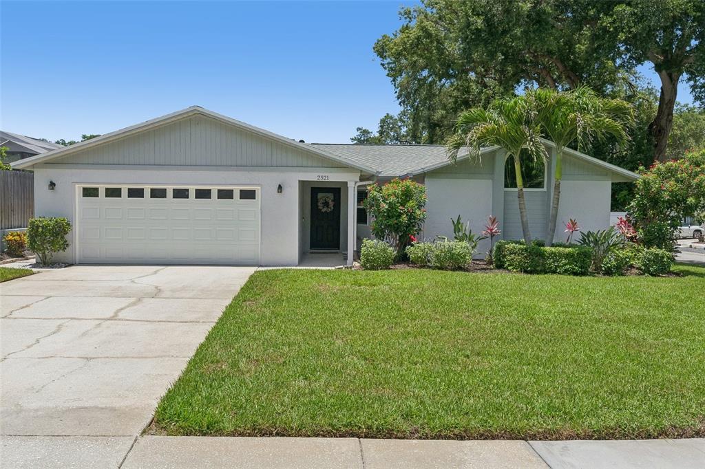 2521 GULFBREEZE CIRCLE