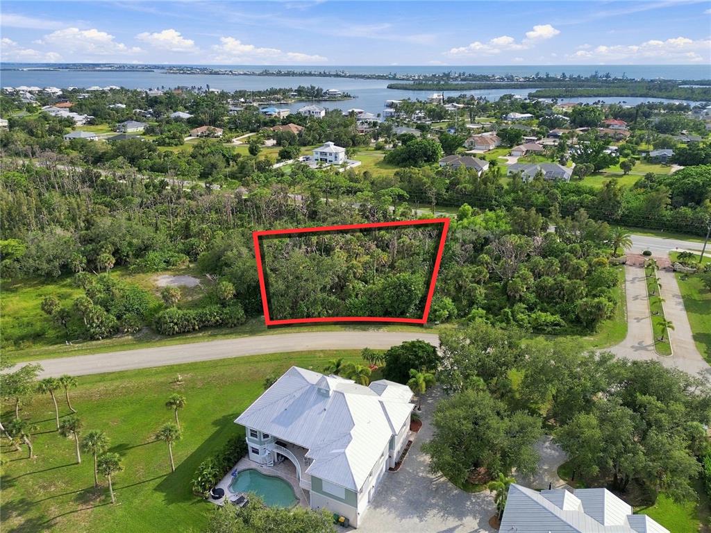 10121 CREEKSIDE DRIVE