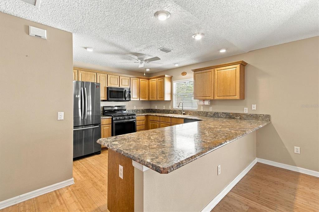 1075 BURNETTOWN PLACE, THE VILLAGES, FL — photo 2 of 30