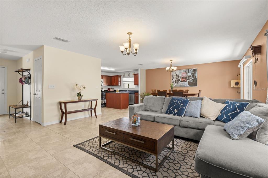 2914 BOATING BOULEVARD, KISSIMMEE, FL — photo 5 of 30
