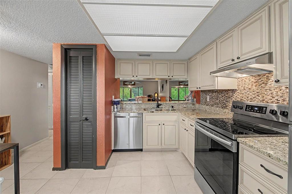 221 CARYL WAY UNIT 221, OLDSMAR, FL — photo 4 of 18