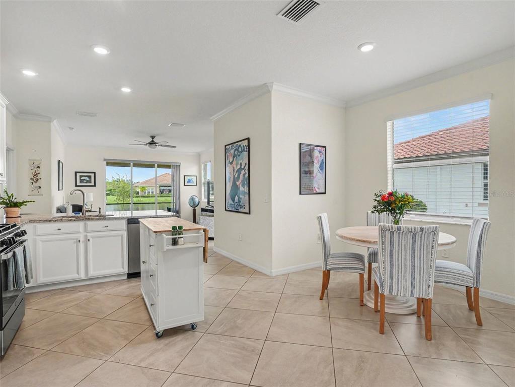 2606 AVOLET COURT, BRADENTON, FL — photo 5 of 30