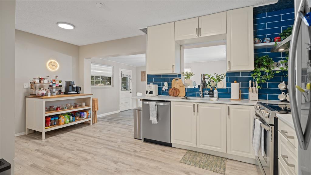 1124 W DESOTO STREET, CLERMONT, FL — photo 2 of 30