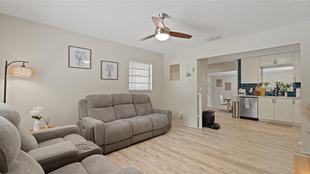 1124 W DESOTO STREET, CLERMONT, FL — photo 4 of 30