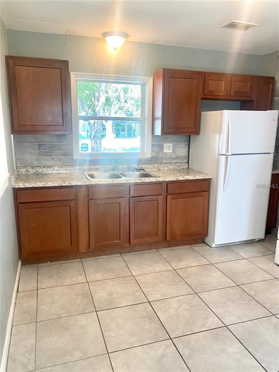 721 S CLYDE AVENUE S, KISSIMMEE, FL — photo 2 of 4