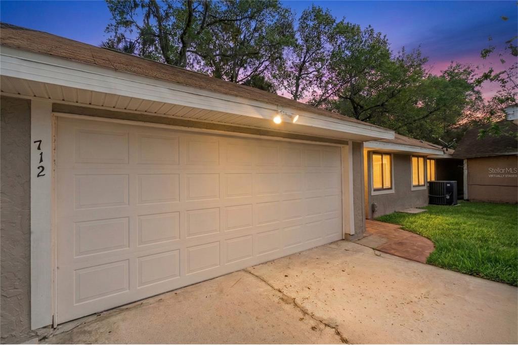 712 LINDEN DRIVE