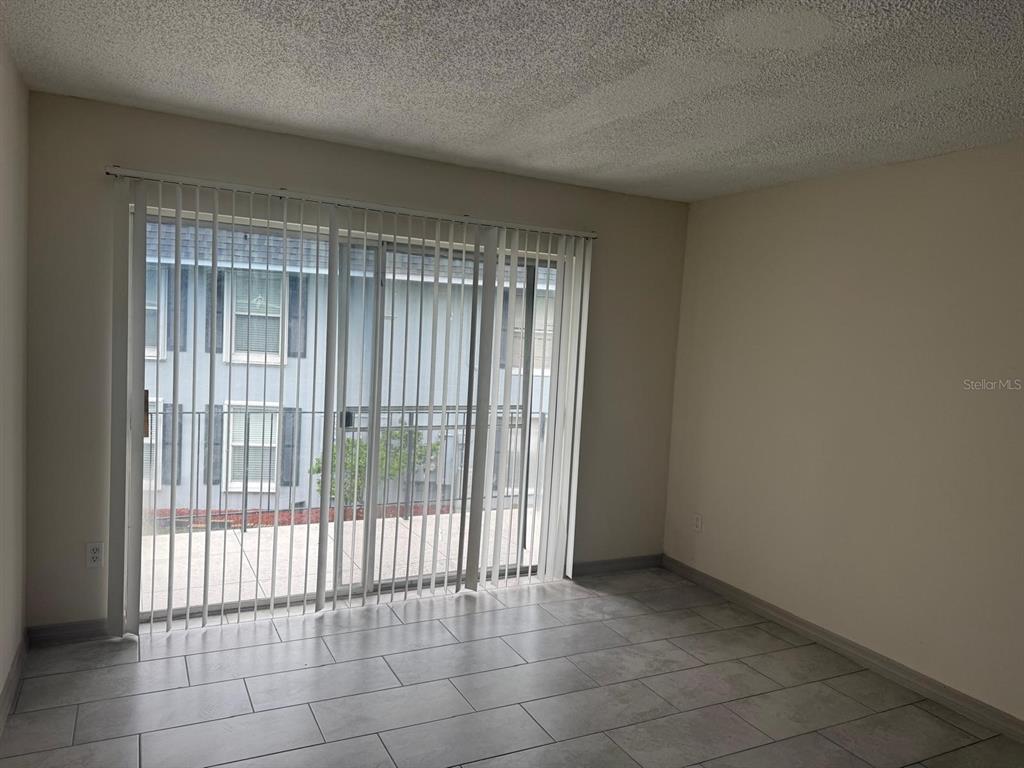 941 W OAK RIDGE ROAD UNIT D, ORLANDO, FL — photo 2 of 16