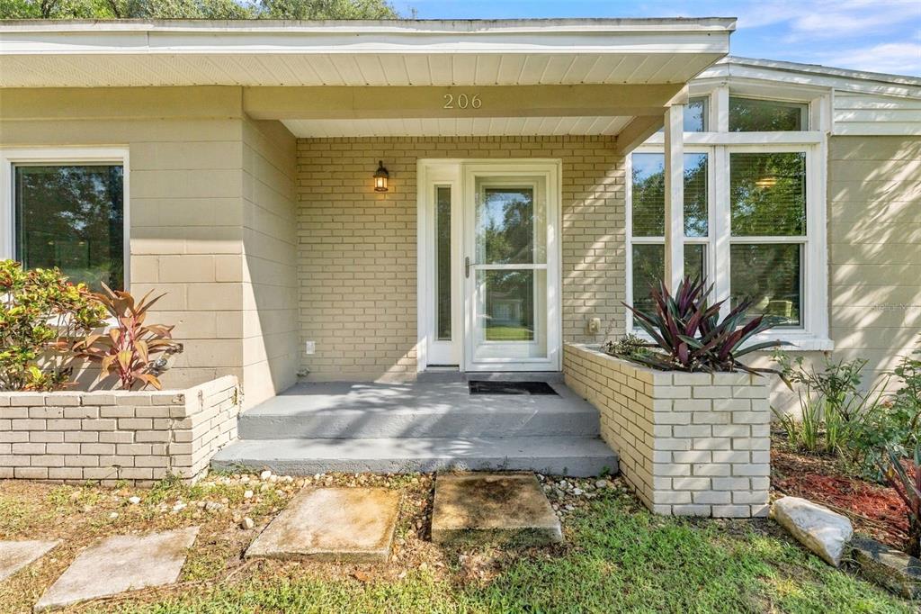 206 LINDA AVENUE, TEMPLE TERRACE, FL — photo 3 of 30