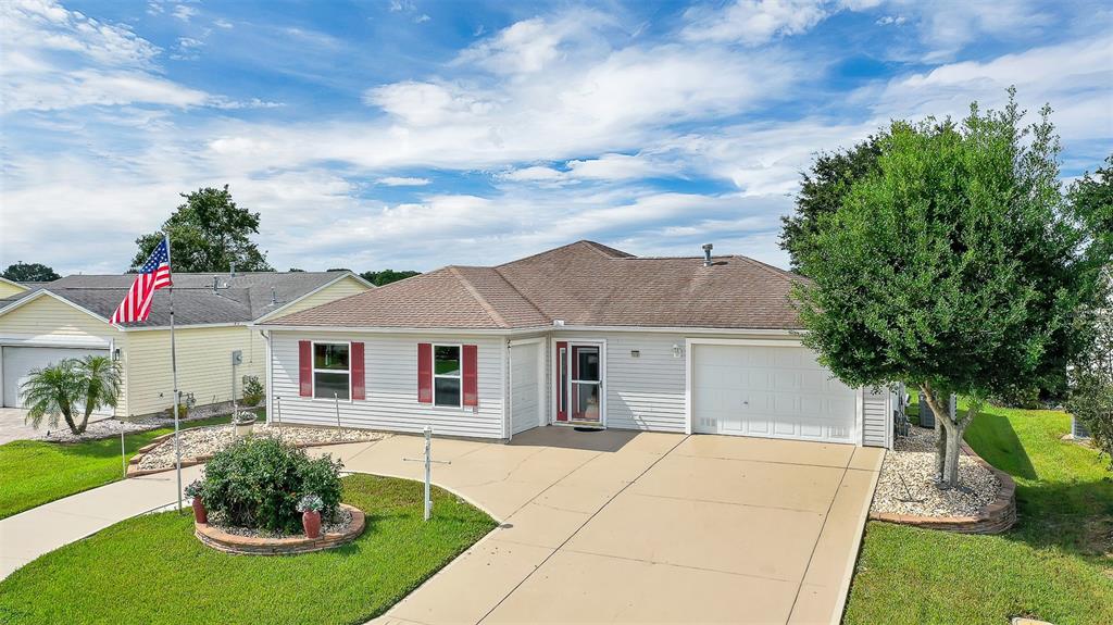 1230 CARVELLO DRIVE, THE VILLAGES, FL — photo 3 of 31