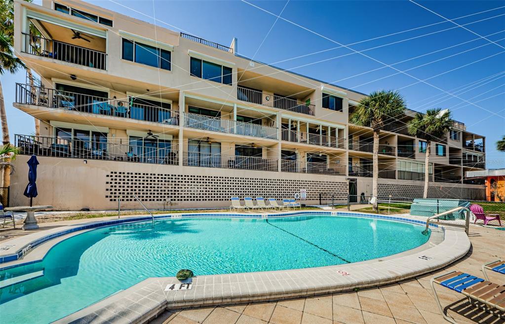 18201 GULF BOULEVARD UNIT 201, REDINGTON SHORES, FL — photo 4 of 22