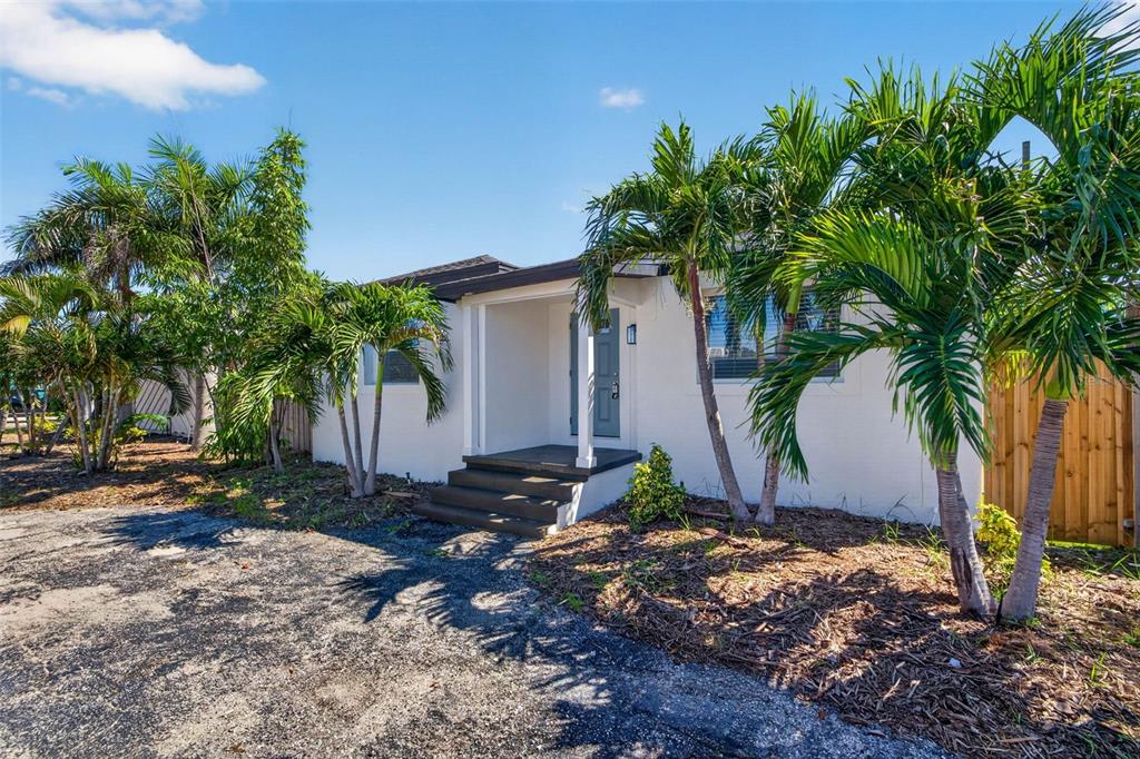 1020 49TH STREET S, ST PETERSBURG, FL — photo 3 of 27