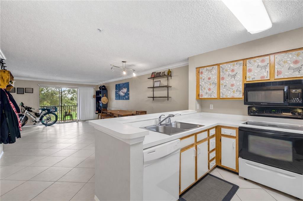 2400 FEATHER SOUND DRIVE UNIT 425, CLEARWATER, FL — photo 4 of 37
