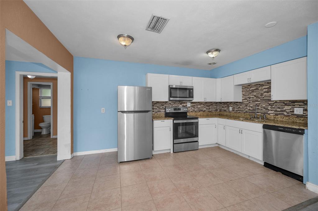 2476 CORONADO WAY, DUNEDIN, FL — photo 4 of 22