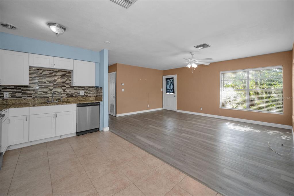2476 CORONADO WAY, DUNEDIN, FL — photo 5 of 22