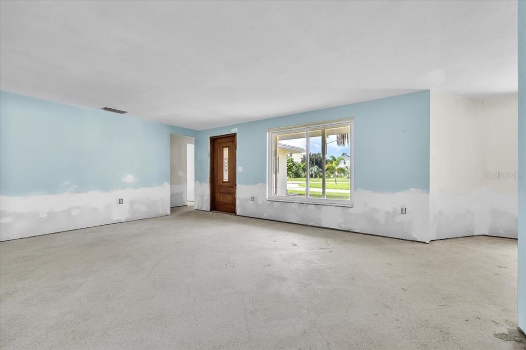 310 GREEN DOLPHIN DRIVE, PLACIDA, FL — photo 5 of 30