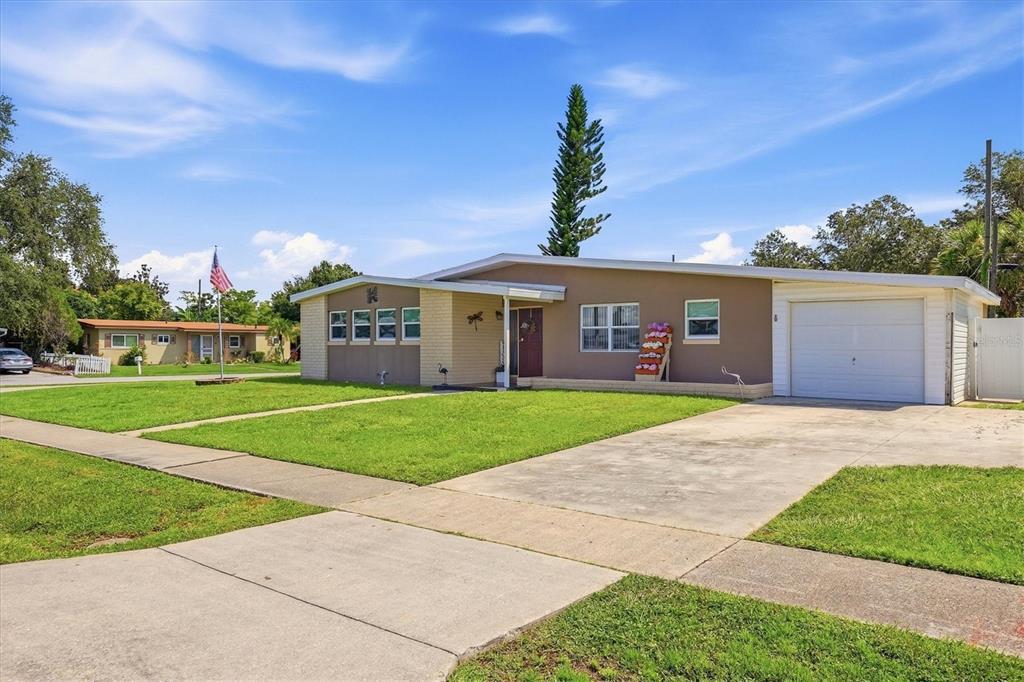 2424 WARNE STREET, PORT CHARLOTTE, FL — photo 2 of 30