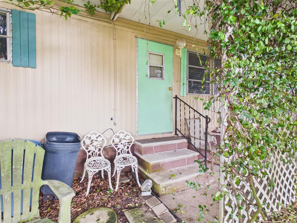 6530 NE 2ND PLACE, OCALA, FL — photo 4 of 21