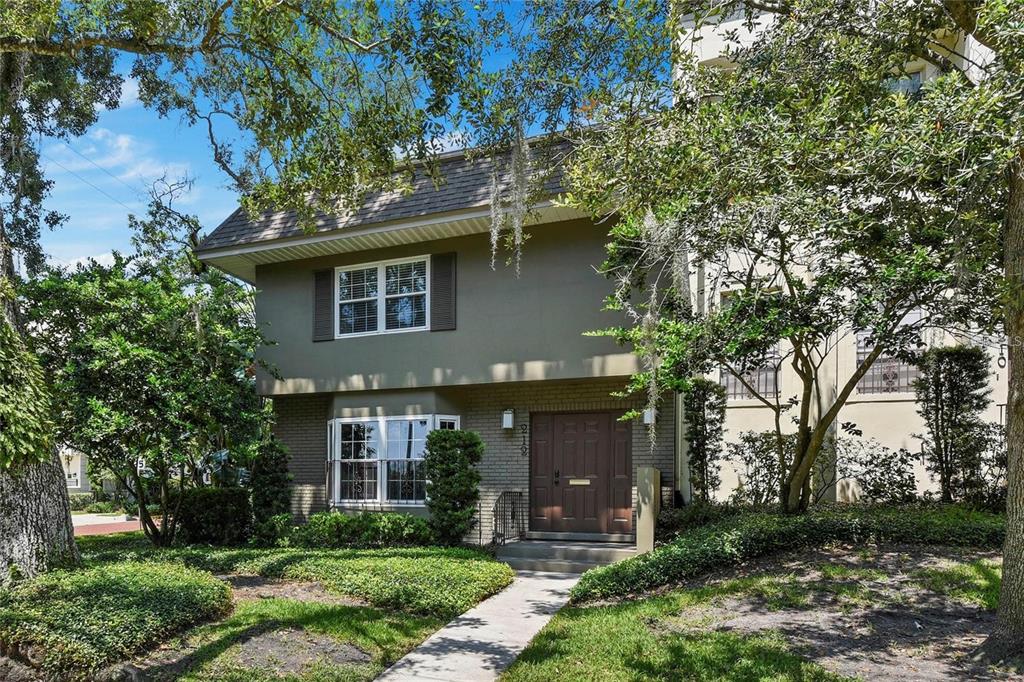 212 S SUMMERLIN AVENUE, ORLANDO, FL — photo 2 of 35