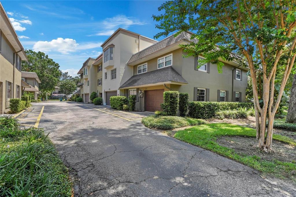 212 S SUMMERLIN AVENUE, ORLANDO, FL — photo 4 of 35