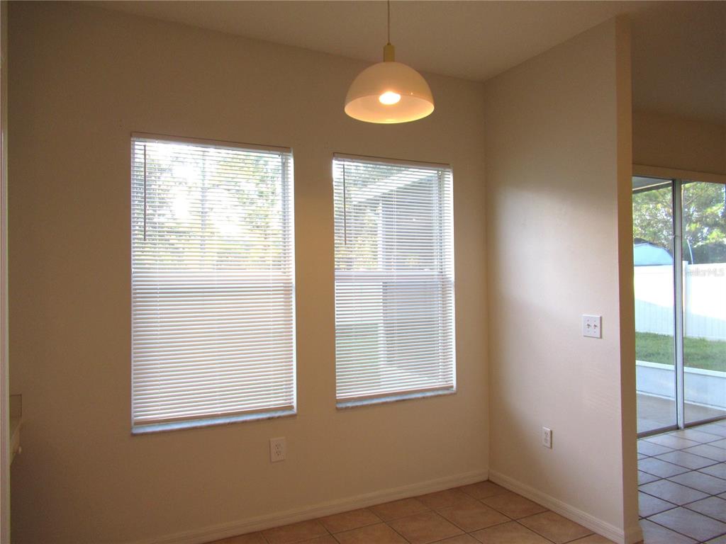 7032 MONARCH PARK DRIVE, APOLLO BEACH, FL — photo 5 of 14