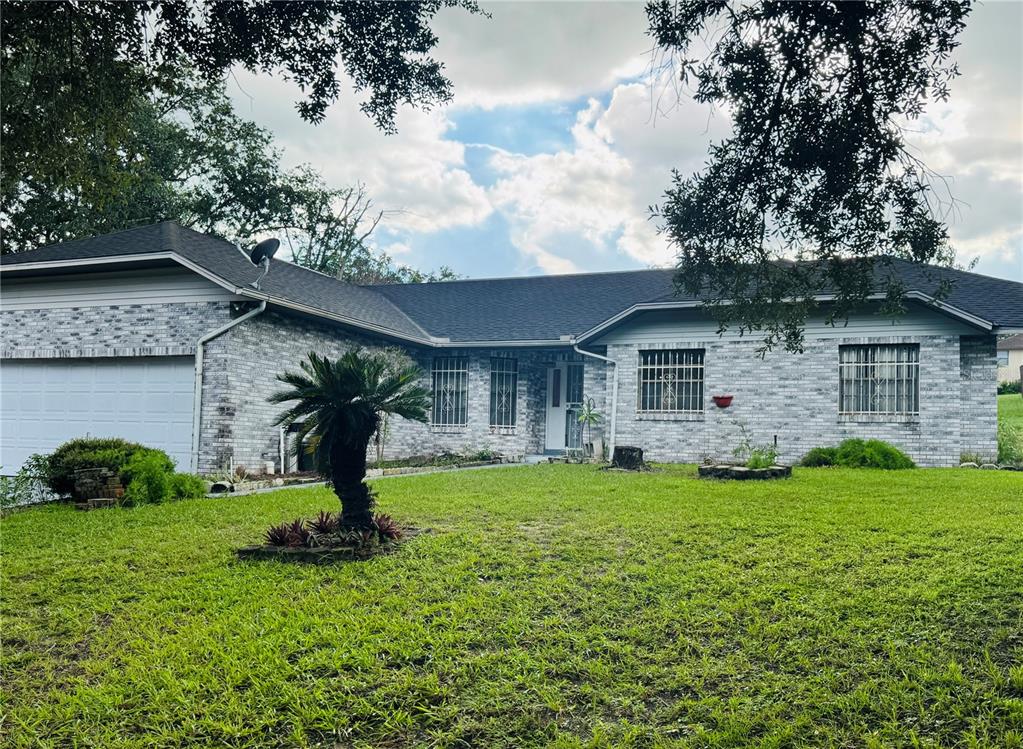 819 CHAMBERLAIN LOOP