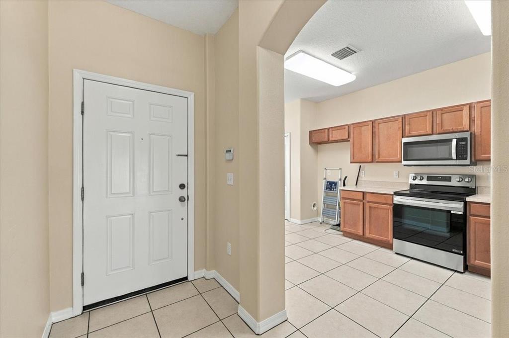4189 WINDING VINE DRIVE, LAKELAND, FL — photo 3 of 30