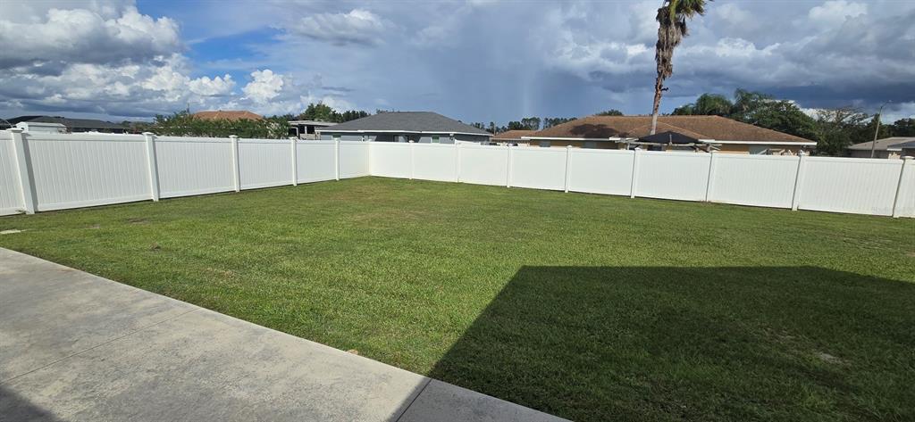 10421 SE 67TH TERRACE, BELLEVIEW, FL — photo 4 of 17