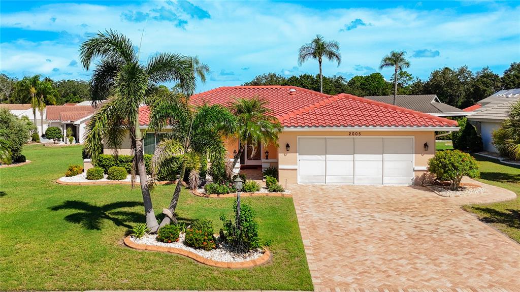 2005 NEW BEDFORD DRIVE, SUN CITY CENTER, FL — photo 2 of 30